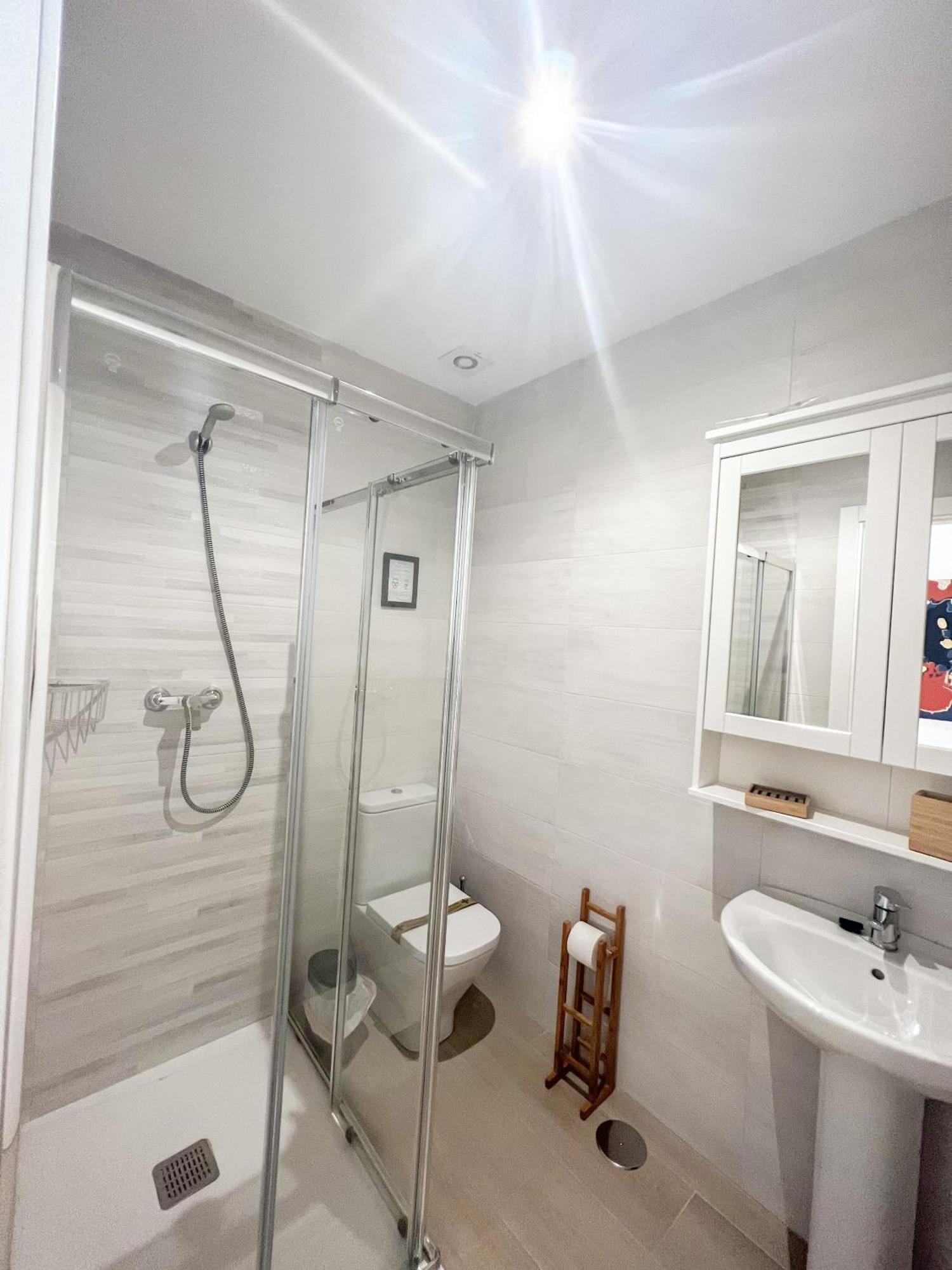 Apartamento Cozy And Modern Family Flat Carihuela Torremolinos Exterior foto