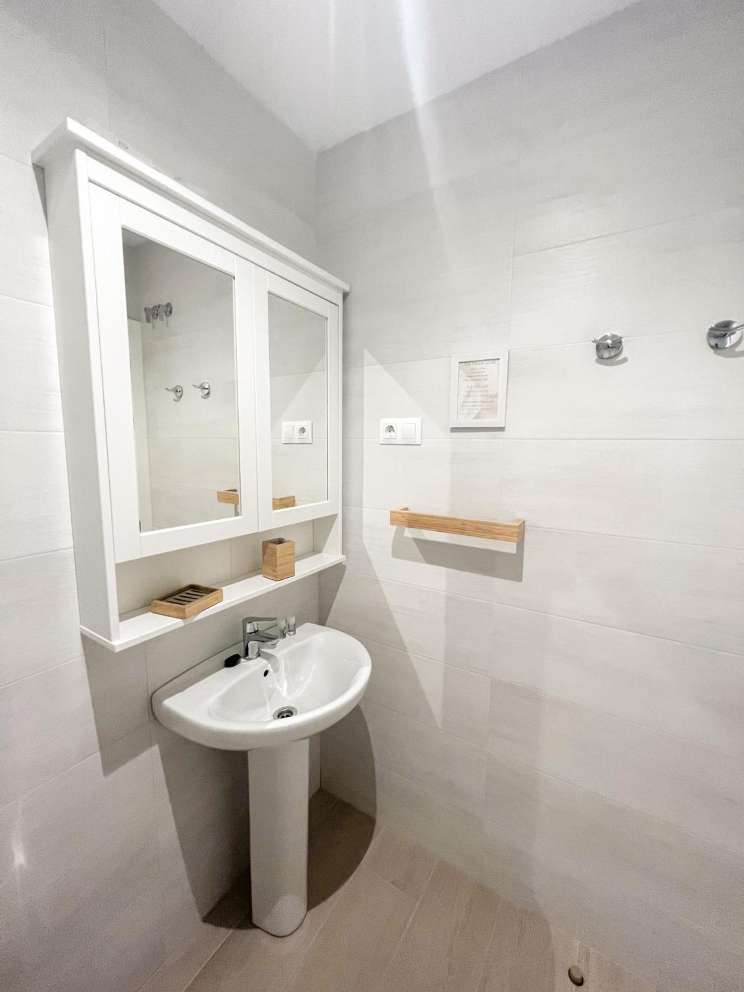 Apartamento Cozy And Modern Family Flat Carihuela Torremolinos Exterior foto